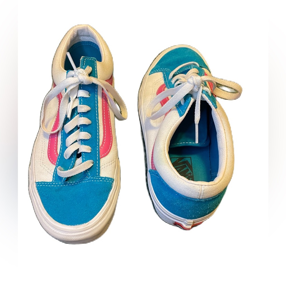 Women’s Vans - Picture 3 of 6